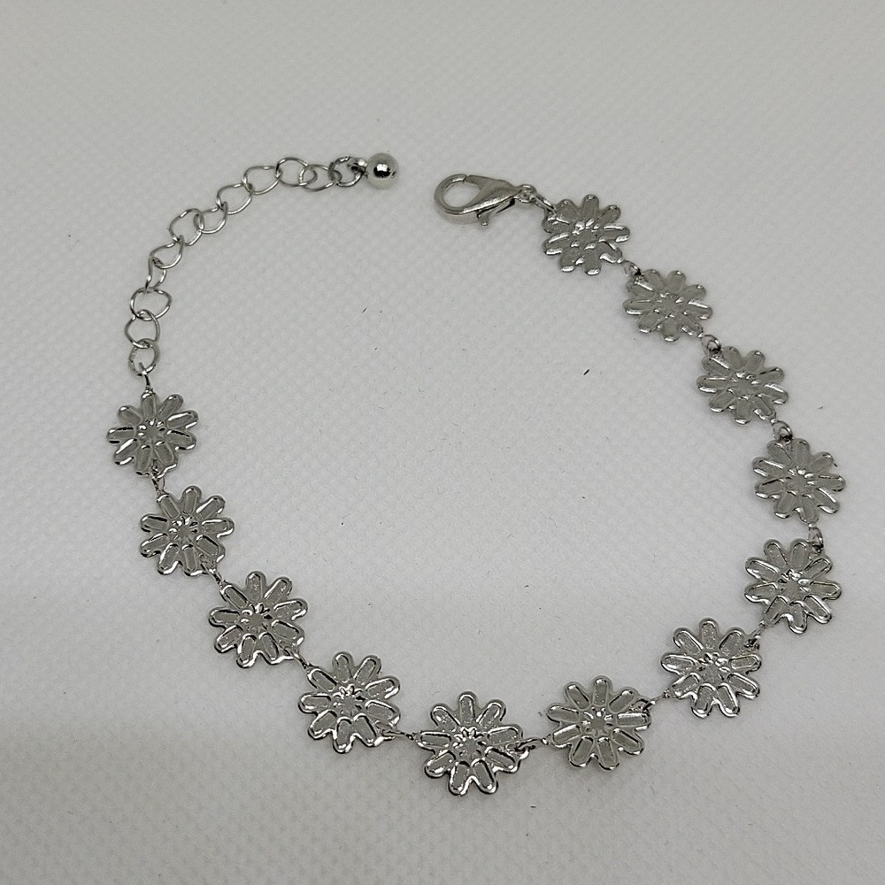 Daisy Silver Tone 6" + 2" Extension Ankle or Wrist Bracelet